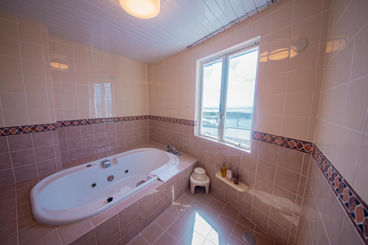 Ginowan Crystal Hotel Kültér fotó