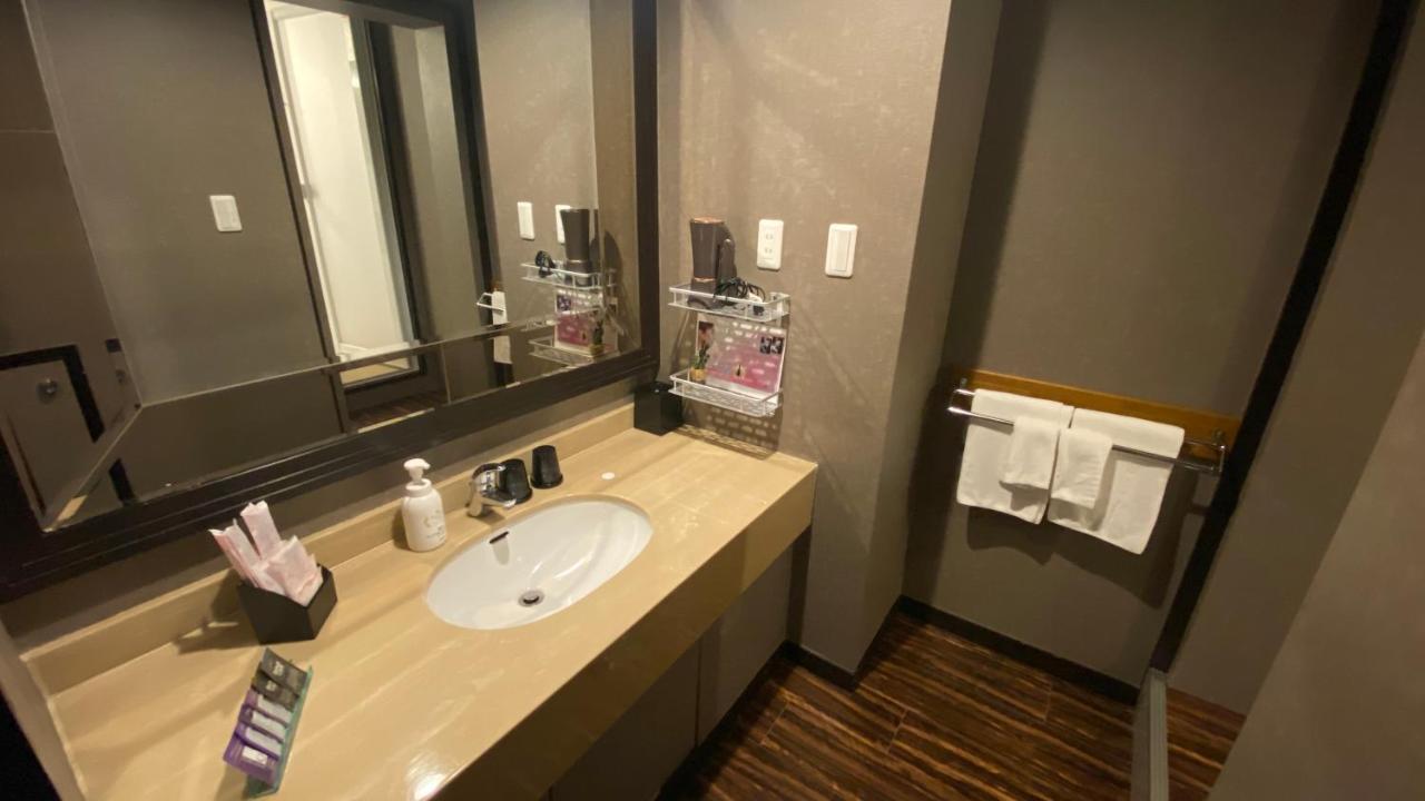 Ginowan Crystal Hotel Kültér fotó
